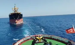 İstanbul Boğazı girişinde arızalanan kuru yük gemisi güvenli bölgeye çekildi