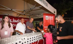 Bursa Osmangazi'de Mevlit Kandili'nde geleneksel ikram