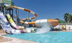 İzmir Büyükşehir'den gençlere aquapark keyfi