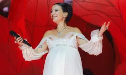 Melike Şahin'den Harbiye'de unutulmaz gece
