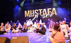 Mustafa Keser'den müzik ve kahkaha dolu gece