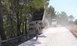 Antalya Kaş'ta 40 yıllık yol yenileniyor