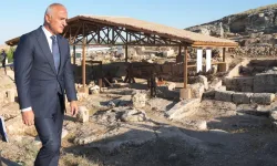 Bakan Mehmet Nuri Ersoy'dan Perre Antik Kenti'ne yakın takip