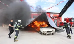 Elektrikli araç yangınına böyle müdahale ettiler