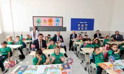 Konya'da Vali Akın ve Başkan Kılca öğrencilerle buluştu