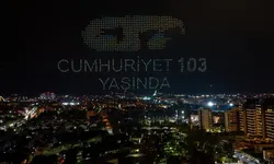 Cumhuriyet coşkusu gökyüzünü aydınlattı