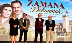 Manisa'da 'Zamana Dokunmak' izleyiciyle buluştu