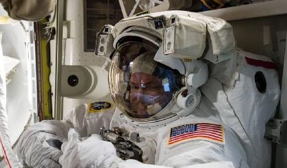 Live spacewalk record attempt broadcasted by NASA