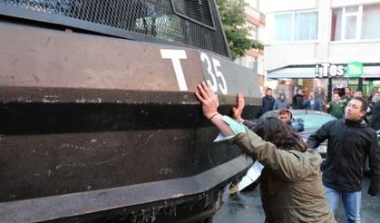 (Video) Police fiercly raid Koza İpek media headquarters