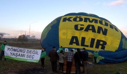 Greenpeace releases giant hot air balloon to protest coal in Soma
