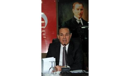 Adana Büyükşehir Belediye Başkanı Sözlü'ye yurtdışına çıkış yasağı