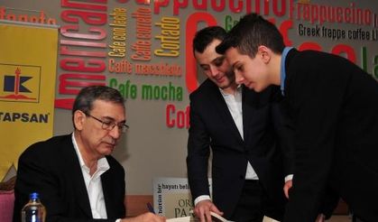 Orhan Pamuk: Hükümeti eleştirse bile gazetelere, yazarlara baskı olmamalı