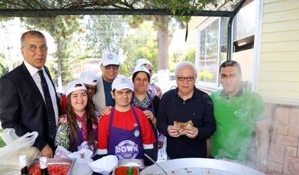 Dünyaca ünlü modacılar tantuni tezgahında