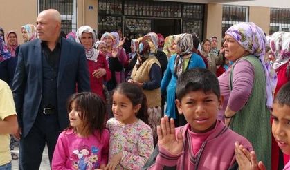 Suriyelilerin okullarında ders görmesine tepki gösterdiler