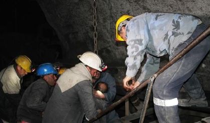 Yeni Çeltek'te açlık grevindeki 220 madenciden 34’ü hastaneye kaldırıldı