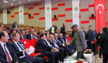 Dünya Çiftçi Günü'nde, canı yanan çiftçi bağırarak söz hakkı aldı