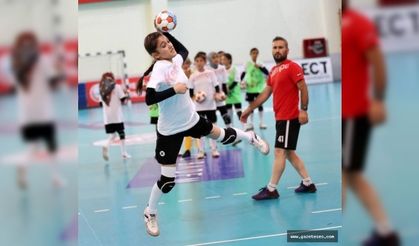 İmam Hatipli Merve Akpınar Sosyal Medya'da gündem oldu!