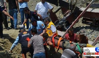 2 workers killed in landslide at dam construction site in western Turkey