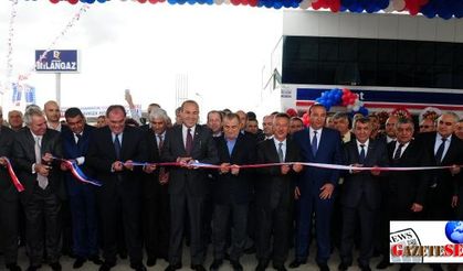 Demirören ve Terim Adana'da petrol istasyonu açtı