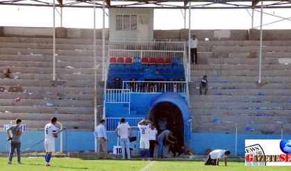 Kurtalanspor- Karşıyakaspor maçı, olaylar yüzünden tatil edildi