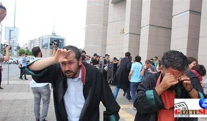 Police tear gas lawyers at Istanbul’s Çağlayan Courthouse