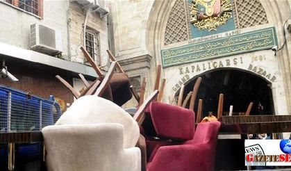 Shops in Istanbul's Grand Bazaar evacuated by the police