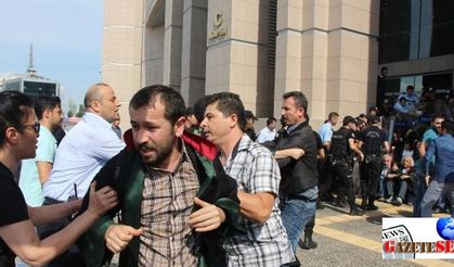 (Video) Police severely intervenes lawyers’ sit-in at court house
