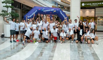 İzmir'de 50 dereceye ulaşan sıcaklar koşu rotasını değiştirdi