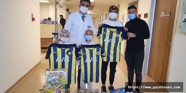 Lösemili Çocuklara  Sevgililer gününde FB forma hediyesi 