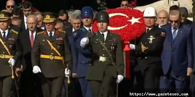 Türkiye Cumhuriyeti 100 yaşına adım attı; 99. Yıl Tören törenlerle kutlandı