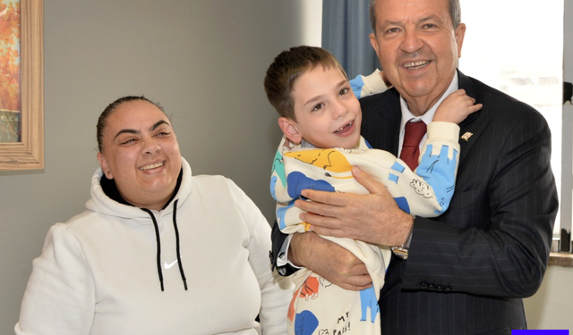 Cumhurbaşkanı Ersin Tatar,  İstanbul'da tedavi gören KKTC vatandaşlarını ziyaret etti