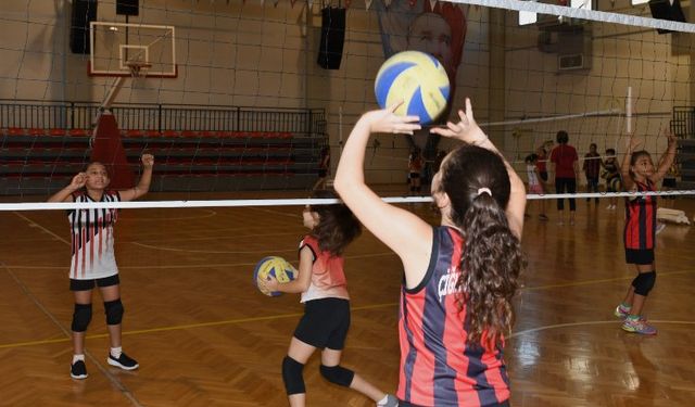 İzmir Çiğli'de 'Yaz Spor' heyecanı