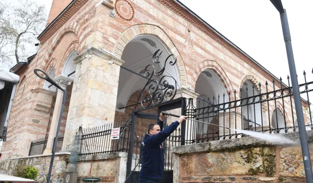 Bursa Osmangazi’de camiler bayrama hazır