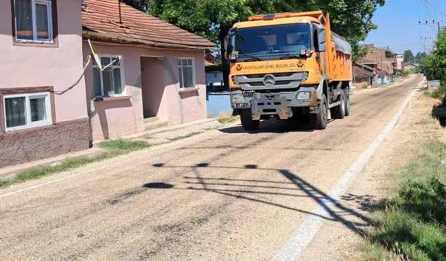 Sıcakhava Bilecik’te asfaltı eriti...