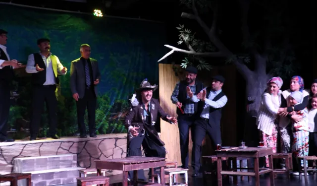 'Komşu Köyün Delisi' yeni sezonda da kapalı gişe