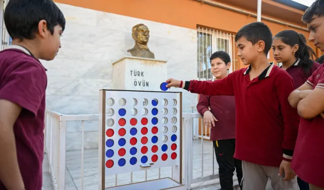 İzmir Bornova'da eğitime destek sürüyor