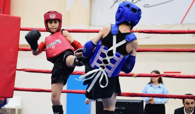 Bursa Osmangazi'de Muay Thai rüzgarı