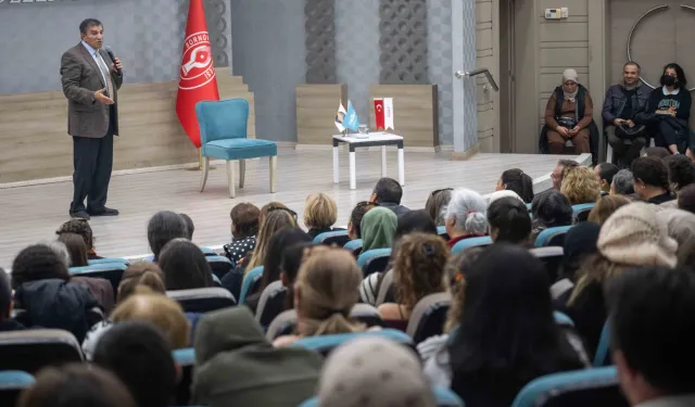 İzmir Bornova'da Prof. Dr. Üstün Dökmen ile ilham veren buluşma