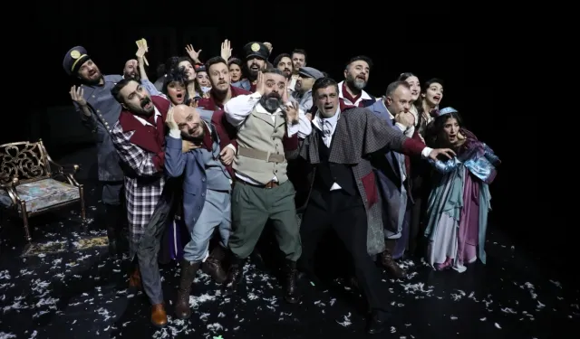 Konya'da Şehir Tiyatrosu 43 bini aşkın sanatseveri buluşturdu