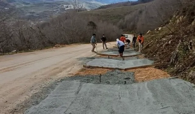 Düzce'nin Sarıkaya Köyü'nde beton V kanal çalışması