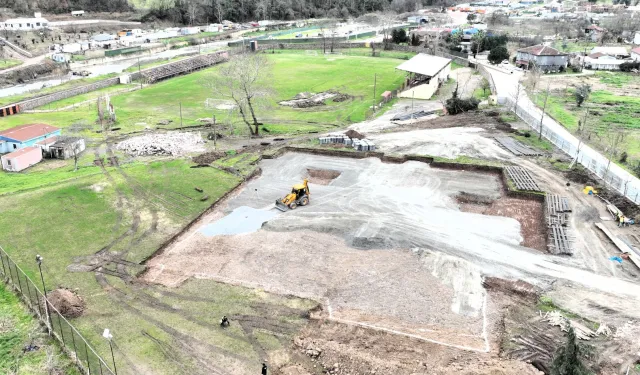 Gölcük Spor Kompleksi'ne ilk kazma vuruldu