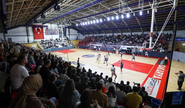 Lider Sakarya, taraftarı önünde Kütahya BSK'ı ağırlayacak