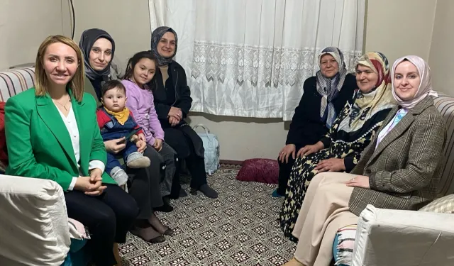 AK Partili kadınlardan Bilecik Pazaryeri'nde Ramazan ziyareti