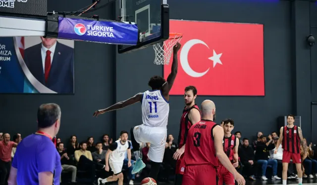 Çayırova potada son saniye basketiyle liderliği aldı