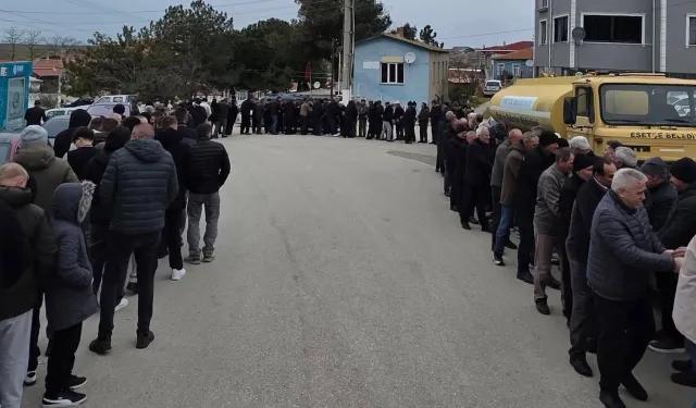 İpsala'da asırlık gelenek... Metrelerce uzayan bayramlaşma kuyruğu!