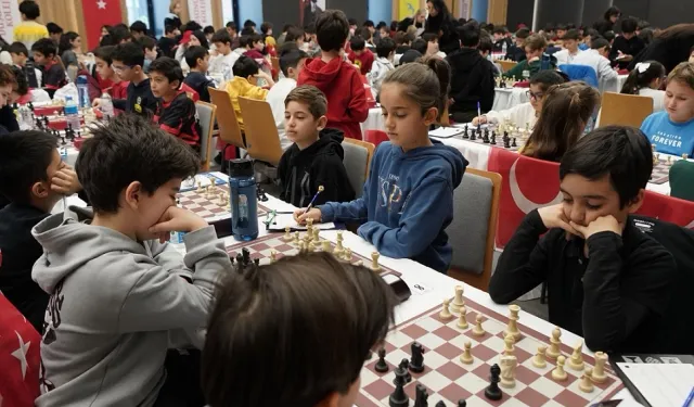 İstanbul Beylikdüzü'nde geleneksel turnuvada hamleler konuştu