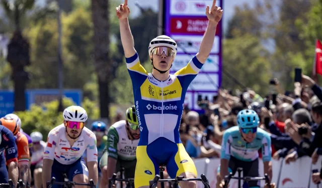 Cumhurbaşkanlığı Bisiklet Turu'nda ilk etap Tom Crabbe'nin