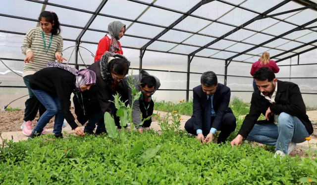Konya'da Karatay Belediyesi otizmli öğrencileri doğayla buluşturdu
