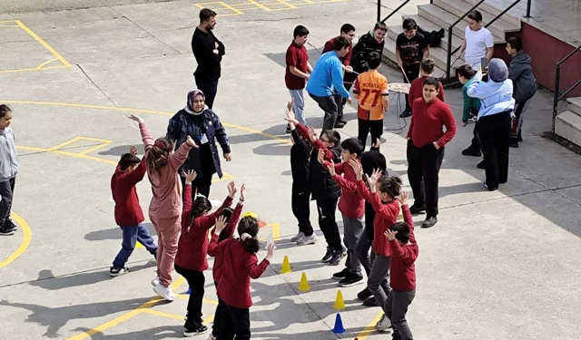 Sakarya'da 'Tabletleri Kapat' projesiyle çocuklara çevrimdışı yaşam bilinci