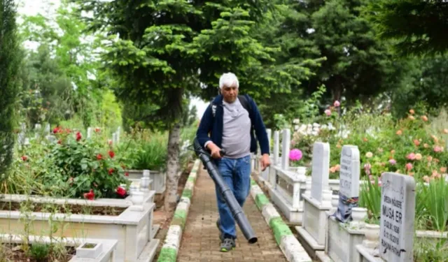 Çayırova mezarlıklarında bayram öncesi bakım